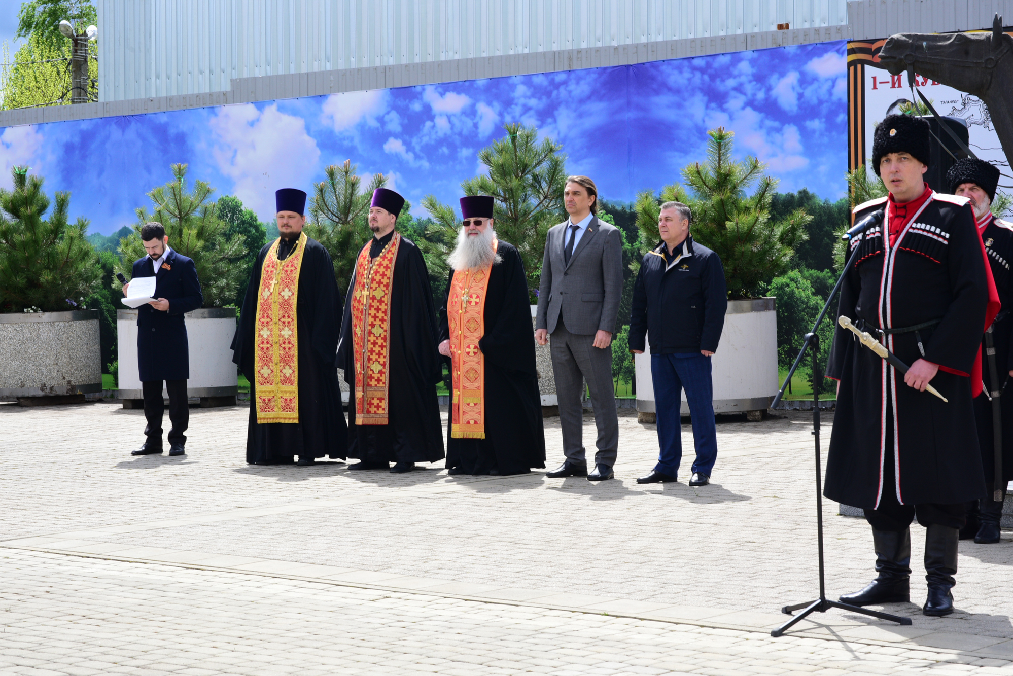 В Краснодаре почтили память генерала Корнилова и казаков, погибших в годы  Гражданской войны - Краснодарские известия