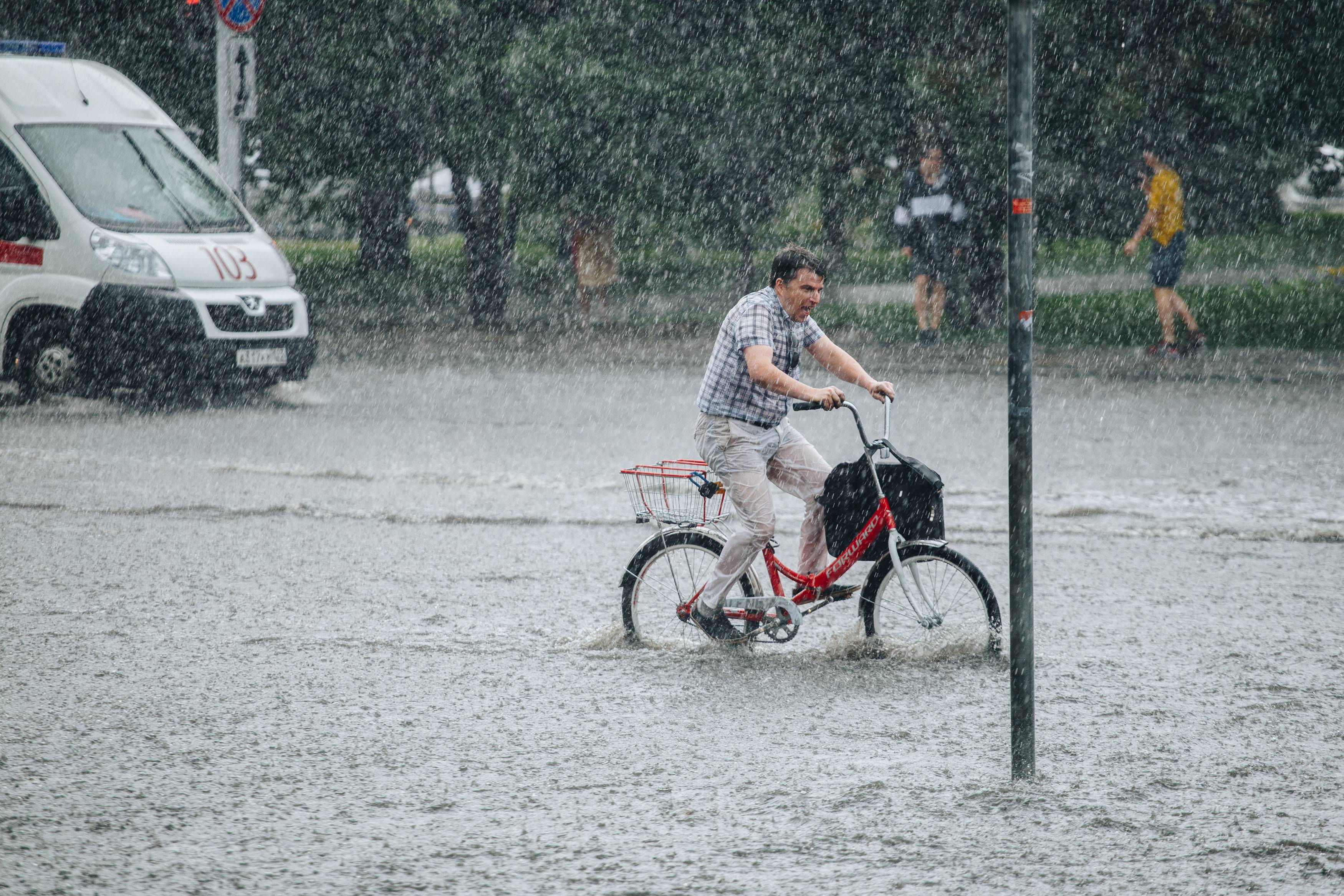 Дождливый краснодар фото