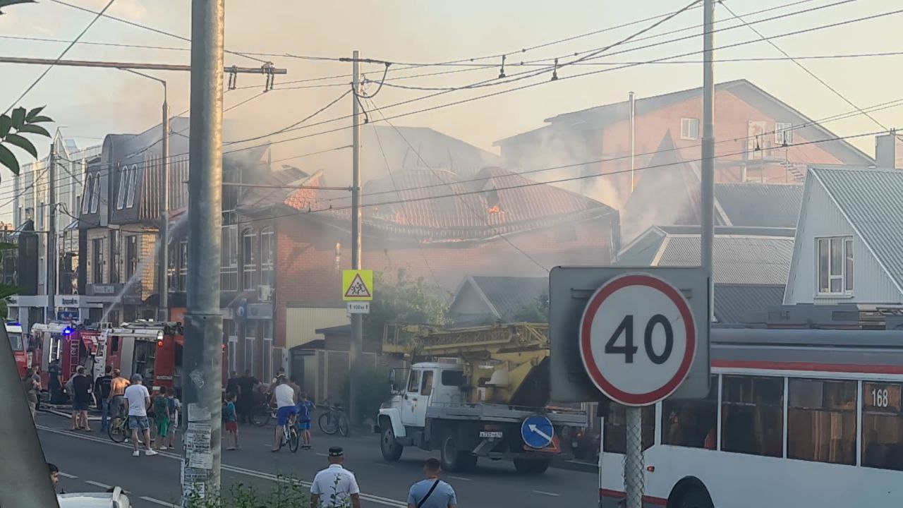 В Краснодаре после пожара ограничили движение троллейбусов по улице  Тургенева | 02.07.2023 | Краснодар - БезФормата