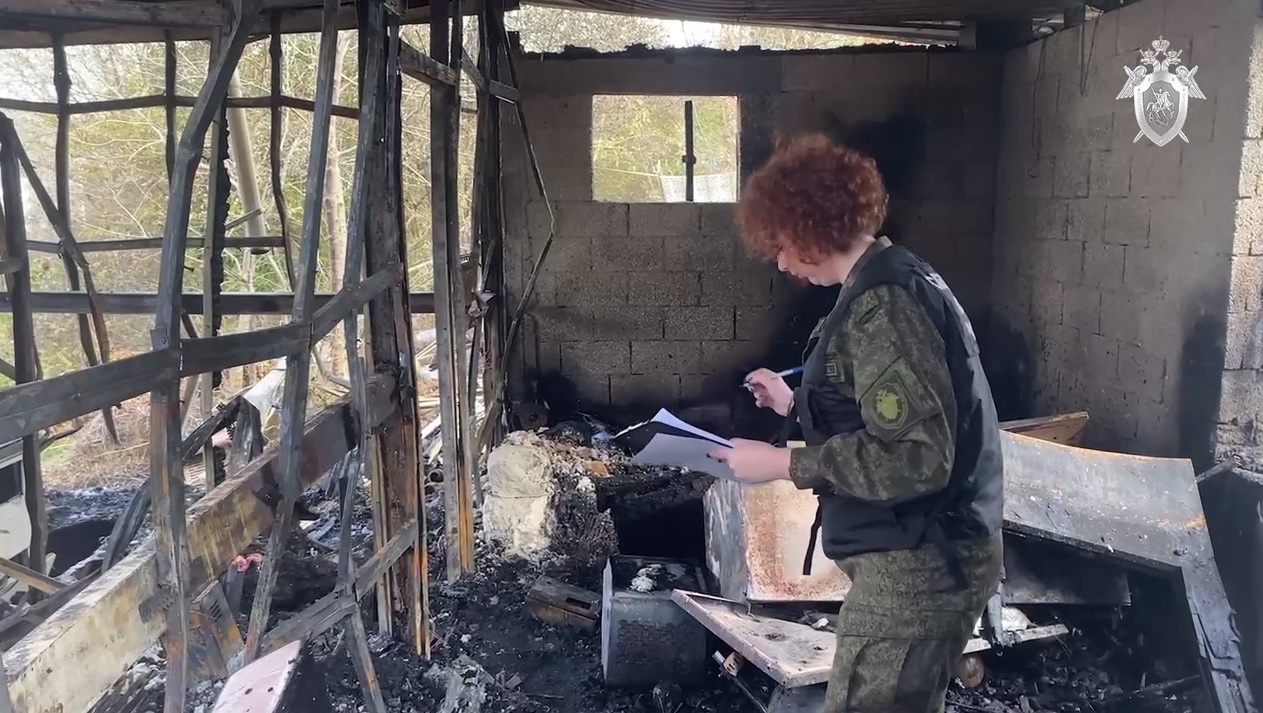 В Новороссийске при пожаре в частном доме погибли два брата - Краснодарские  известия