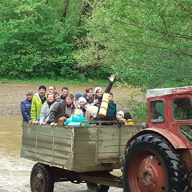 В Горячем Ключе спасли туристов, оказавшихся в плену бурной реки