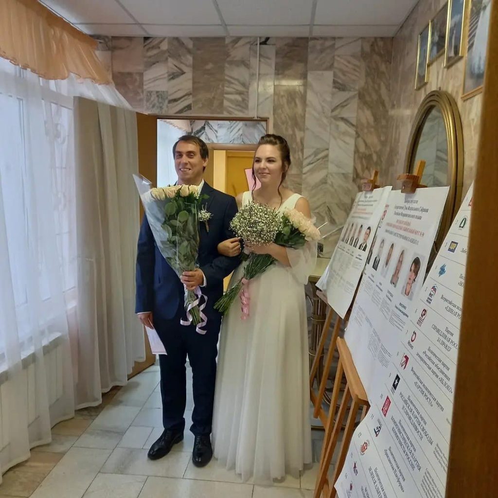 Со свадьбы на выборы: молодожены Кубани отправились на избирательные участки