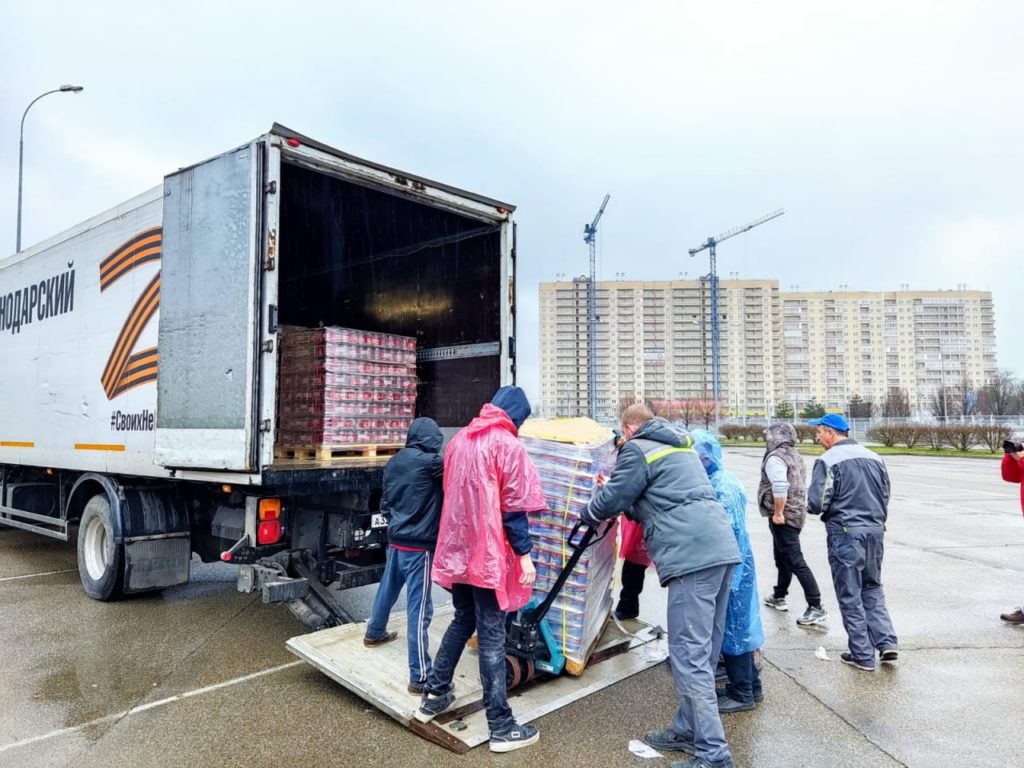 Кубань отправила 60 тонн гуманитарной помощи для жителей Херсонской области  Украины | 03.03.2022 | Краснодар - БезФормата