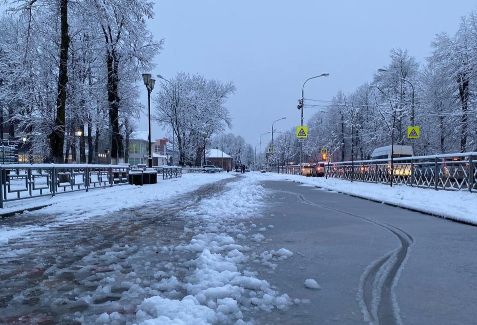В крае выпал снег. Зима в Краснодаре. Снег в Краснодаре. Декабрь в городе фото. Зима в Краснодарском крае.