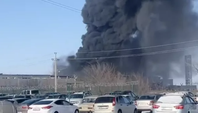 Девять человек пострадали при пожаре в результате взрыва на заводе в Ростовской области