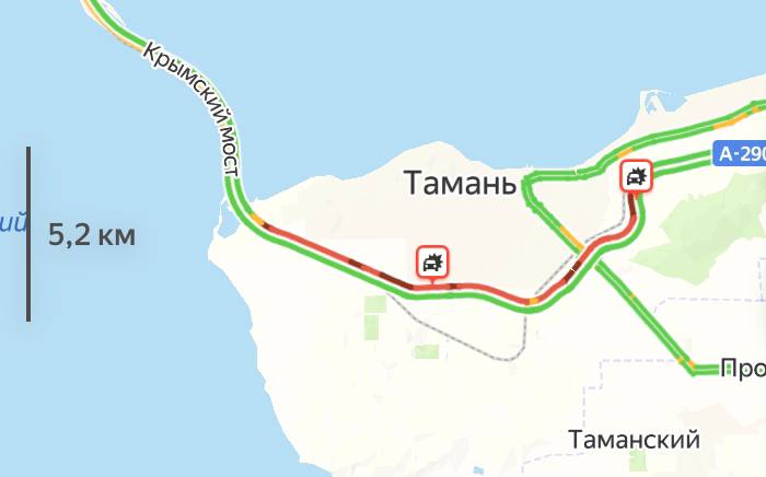 Перед Крымским мостом со стороны Кубани образовалась 14-километровая пробка