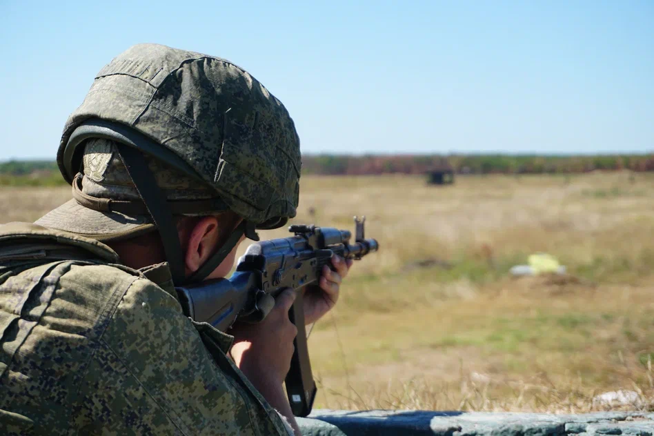 боец на стрельбах